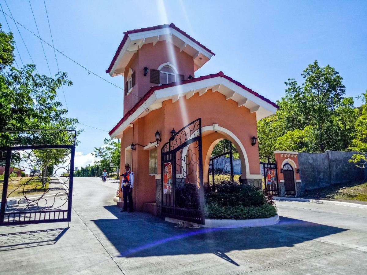 Hillview Apt W/ Pool Access - Free Wifi Tagbilaran Eksteriør bilde