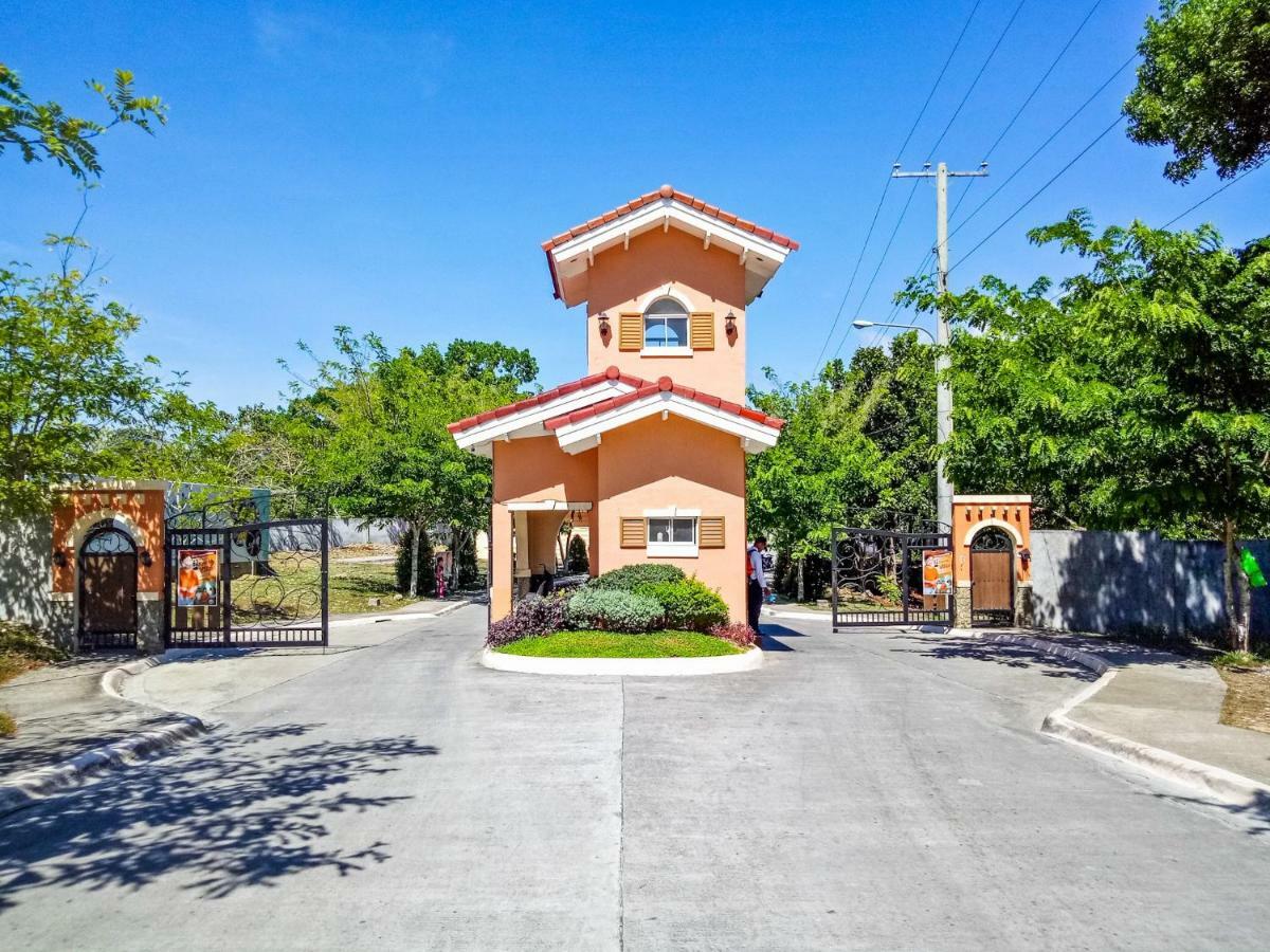 Hillview Apt W/ Pool Access - Free Wifi Tagbilaran Eksteriør bilde